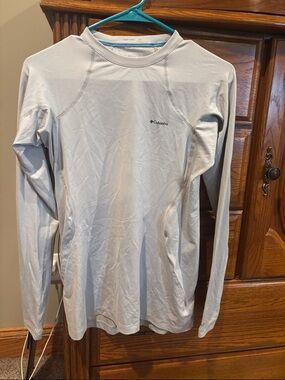 Columbia Light Gray Long Sleeve Performance Shirt